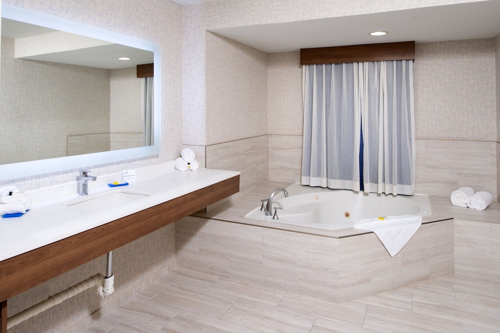 Suite, 1 King Bed (Additional Living Area)