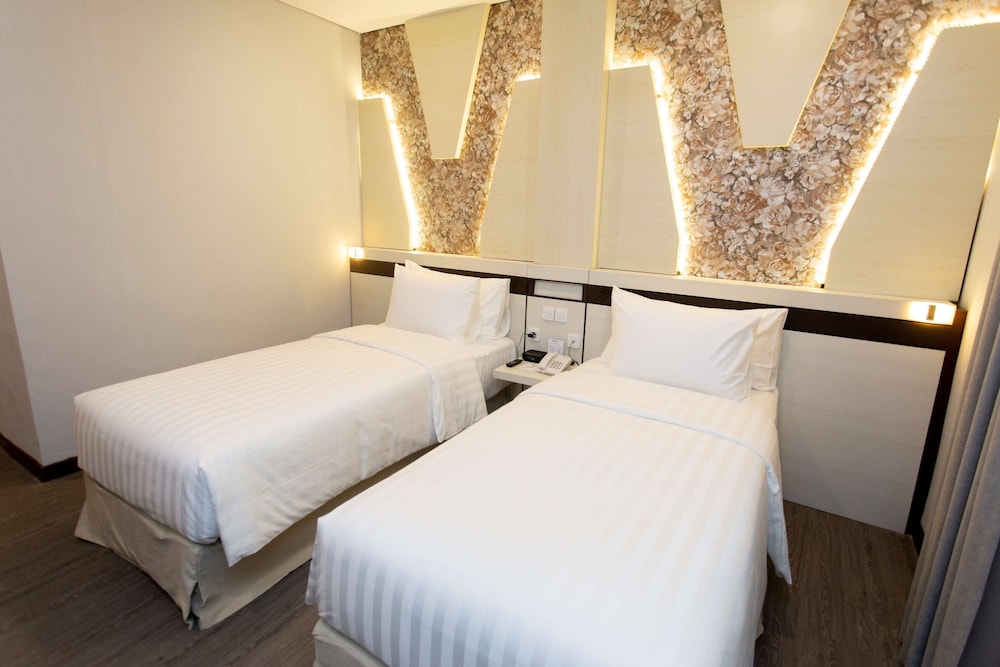 Deluxe Room, 2 Twin Beds, Non Smoking - Photo 2