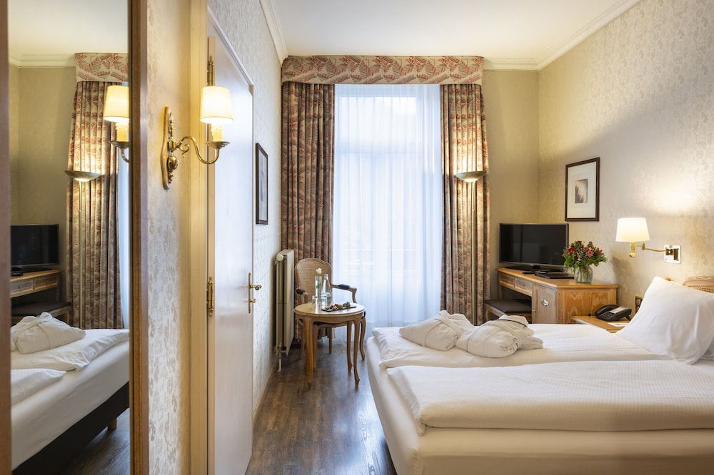 Doppelzimmer Queensize - Photo 1