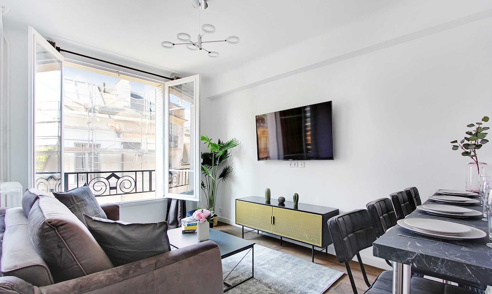 Apartment photo 2