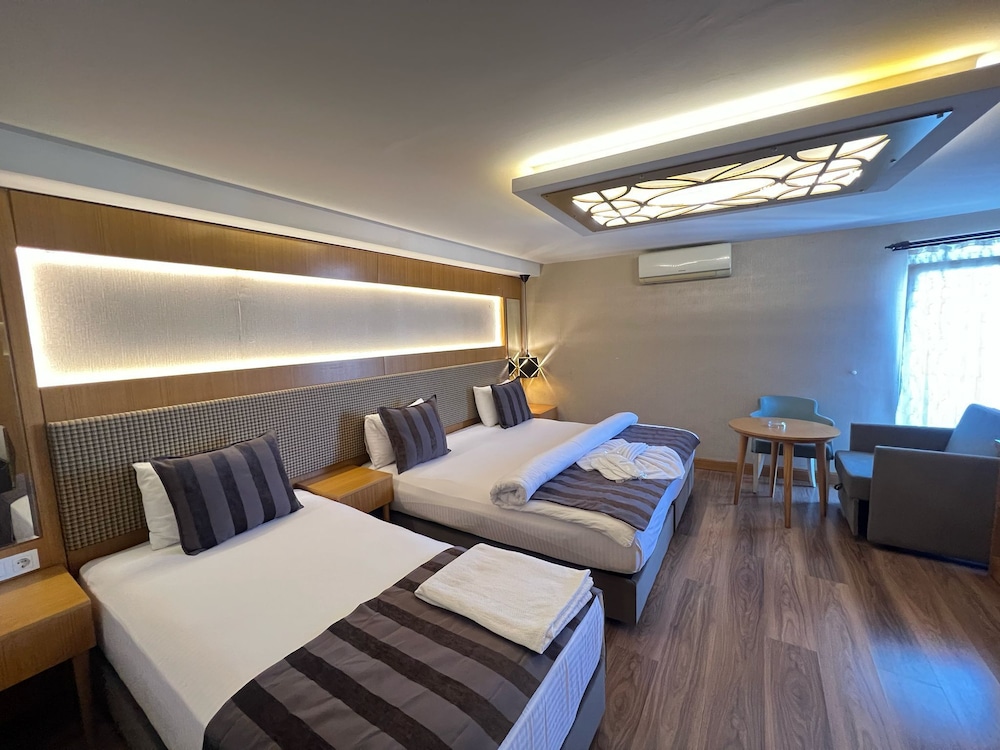 Standard Triple Room photo 3