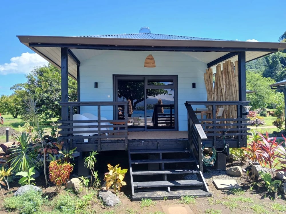 Luxury Bungalow, Balcony, Sea View photo 2