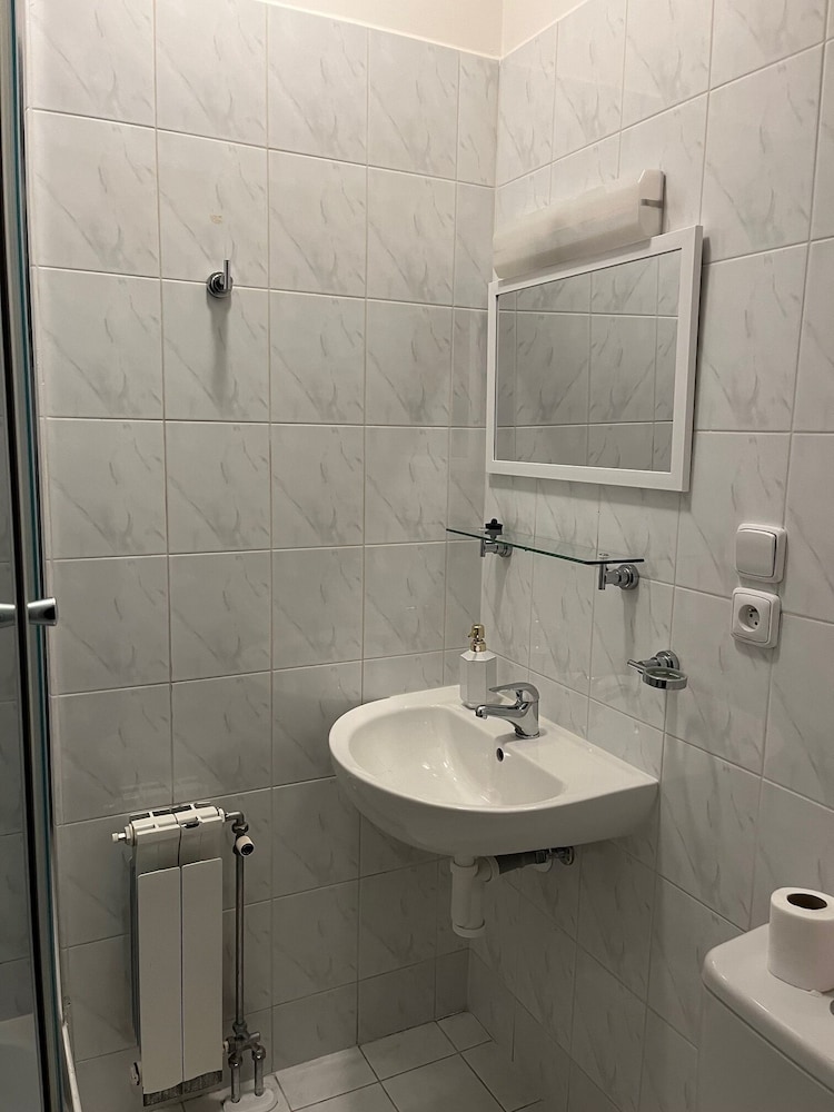 Basic Single Room photo 3