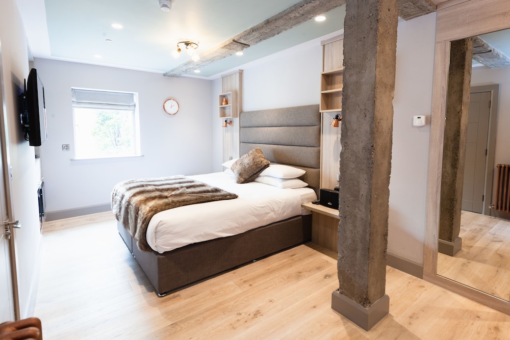 Suite (3) photo 2