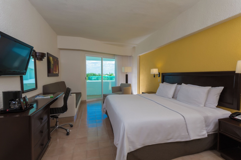 Junior Suite, 1 King Bed photo 1