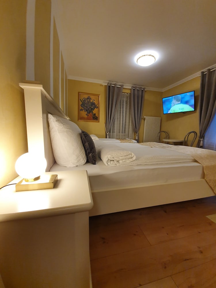 Standard Triple Room - Photo 14