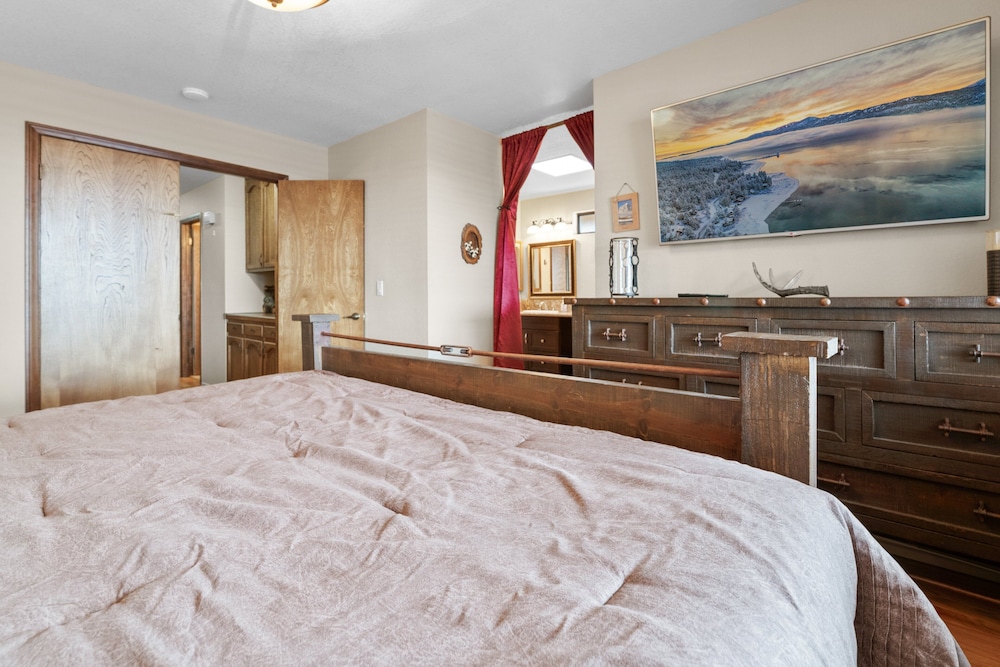 Cabin, Multiple Beds, Hot Tub, Mountain View