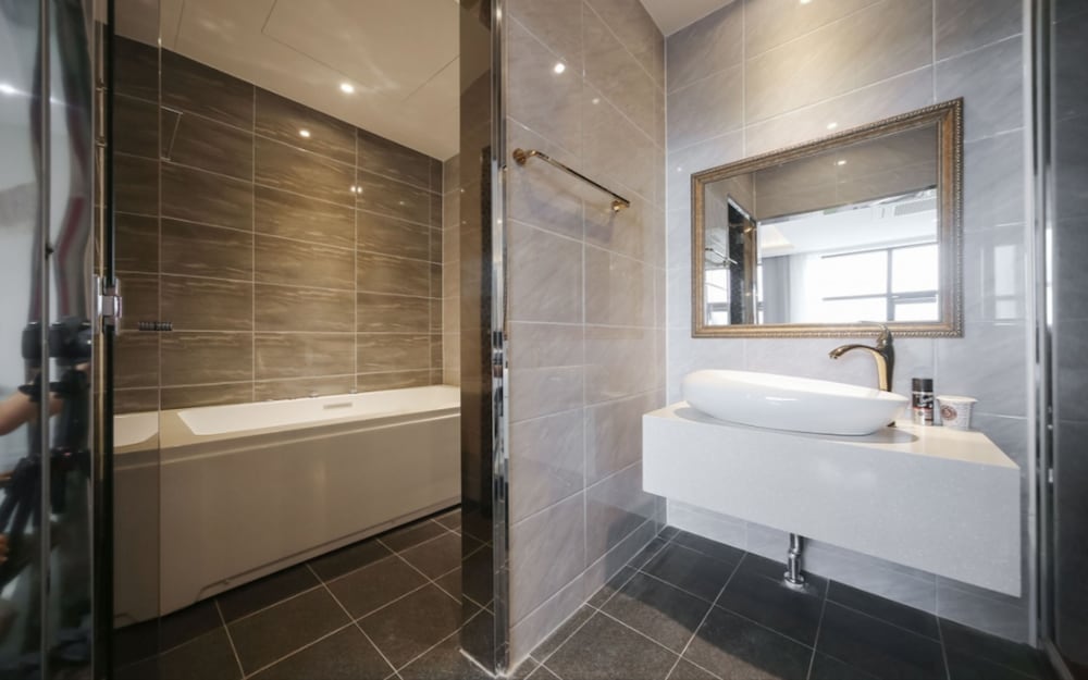 Suite Twin Room (Extra Person Fee Check On-site) - Photo 5