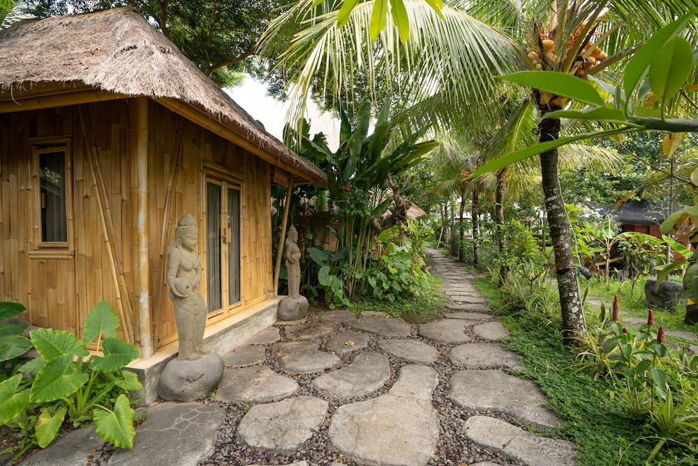 Villa with Private Pool - Photo 7