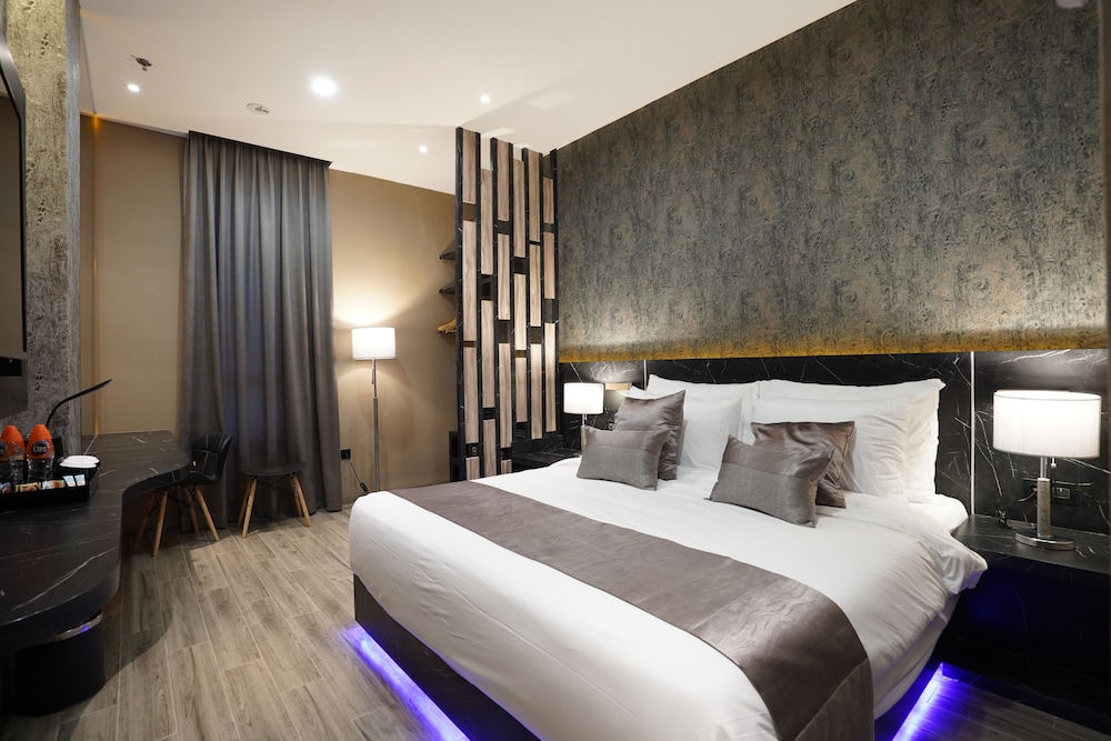 Premier Double or Twin Room - Photo 3