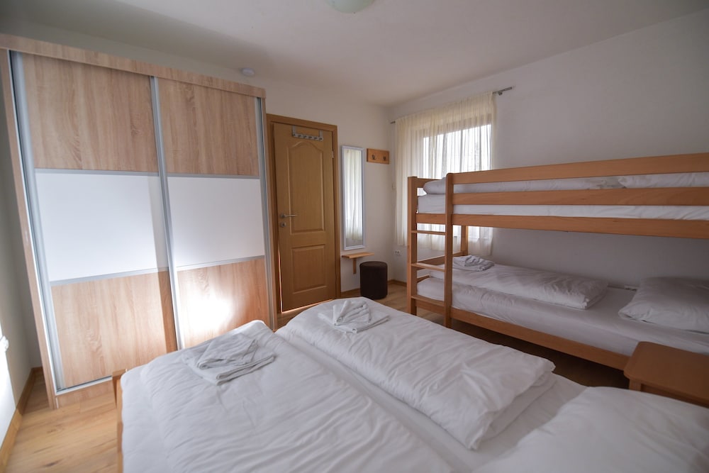 Apartment, 3 Bedrooms, Balcony photo 3