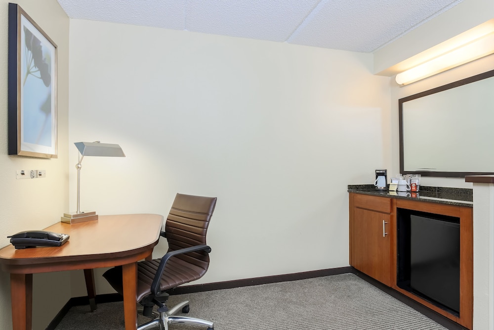 Room, Accessible - Photo 5