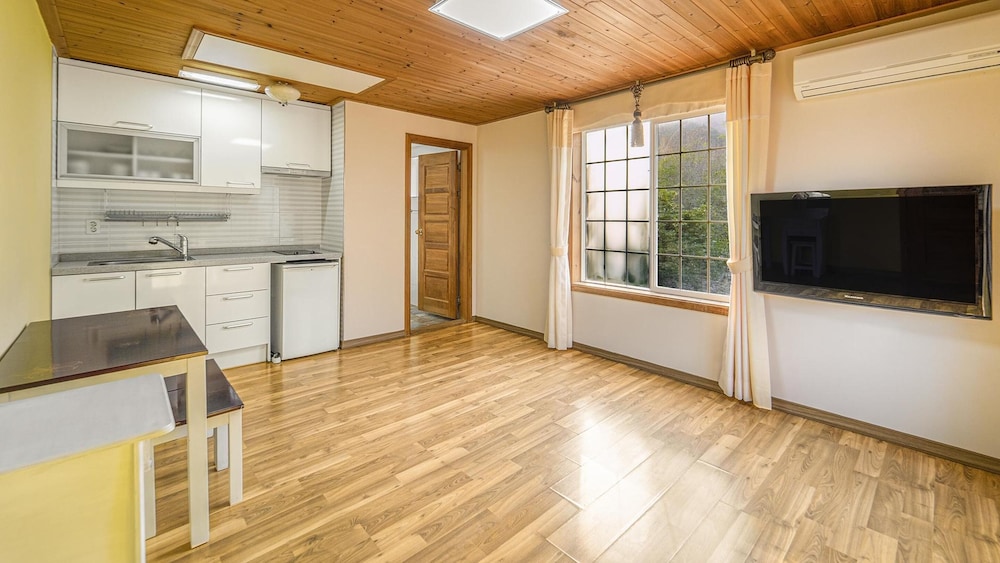Basic Room, 1 Bedroom (pyeonbaekbang) photo 2