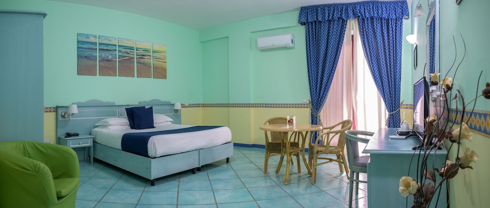 Double Room, Sea View - Photo 17