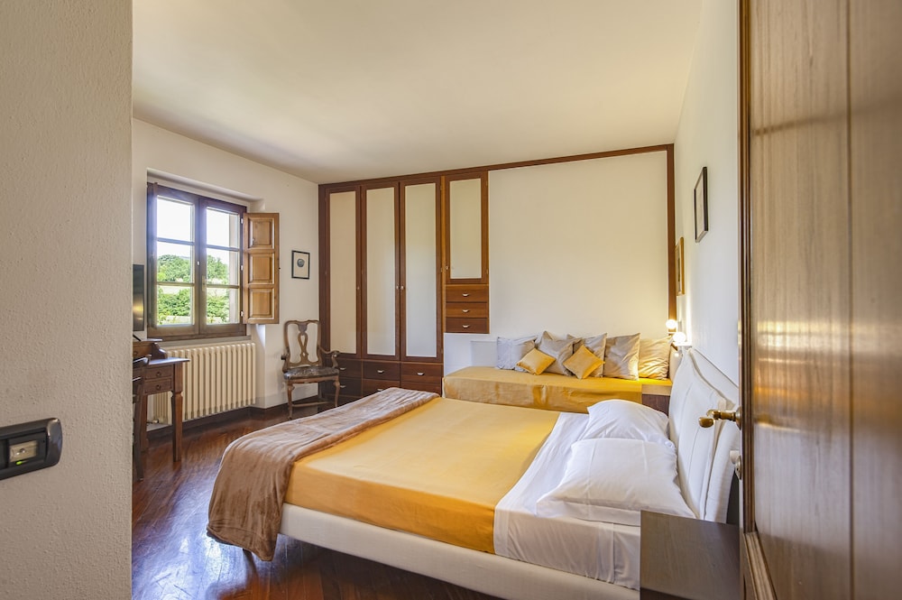 Room, 1 King Bed, Pool View photo 1