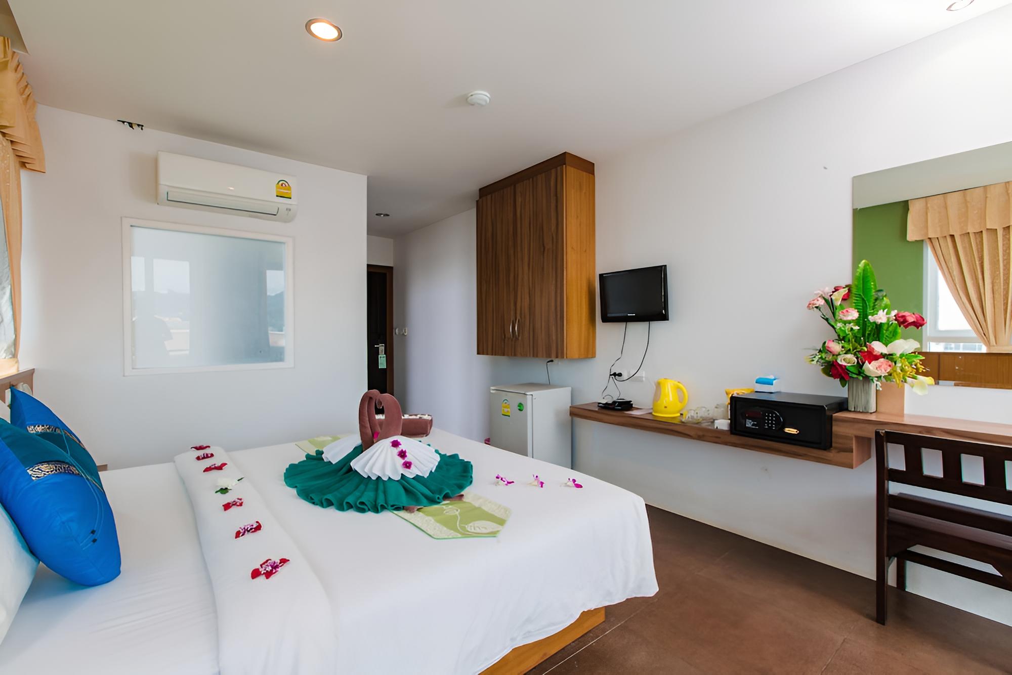 Superior Double or Twin Room photo 3
