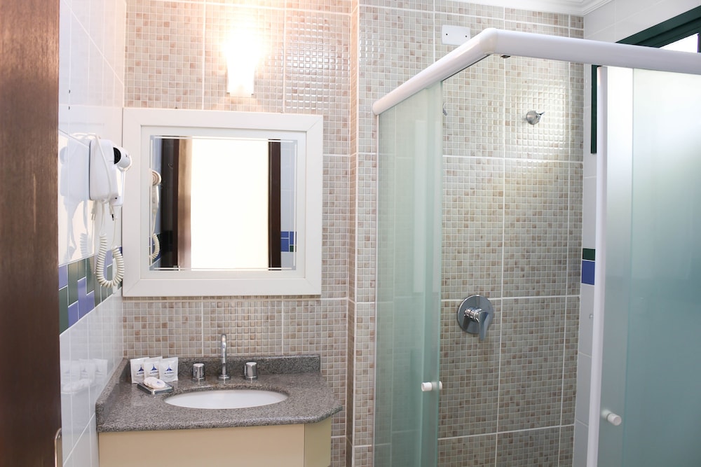 Deluxe Suite - Photo 6