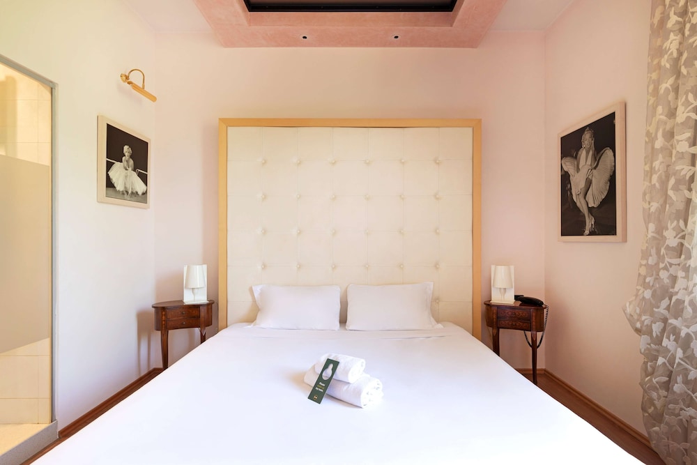 Deluxe Double Room, Non Smoking - Photo 5