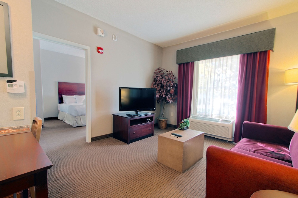 Suite, 2 Queen Beds, Accessible, Non Smoking - Photo 1