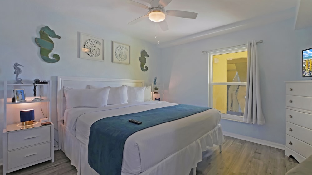 Premium Condo, 1 Bedroom, Balcony, Beachfront (Gulf Front) photo 2