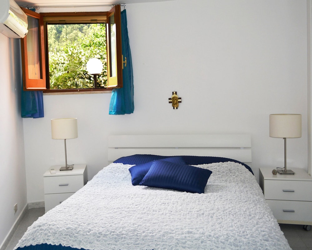 Villa photo 1