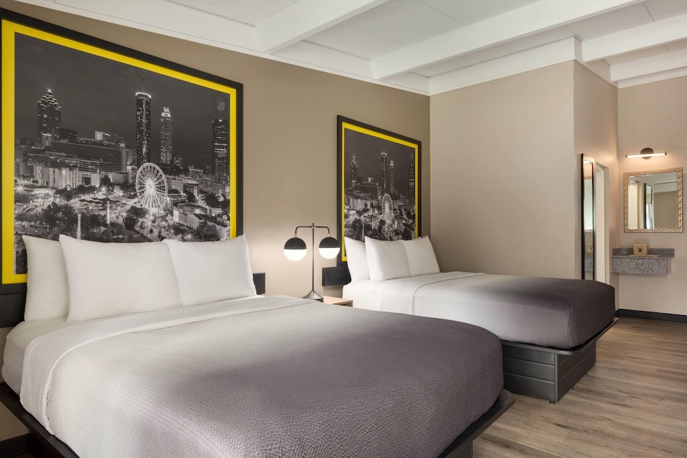 Room, 2 Queen Beds, Non Smoking - Photo 1
