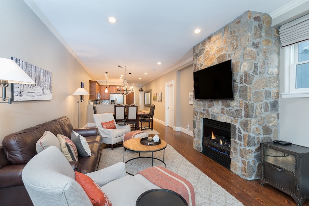 Condo, 3 Bedrooms