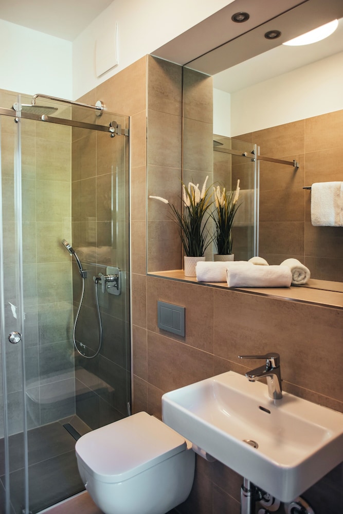 Deluxe Studio Suite