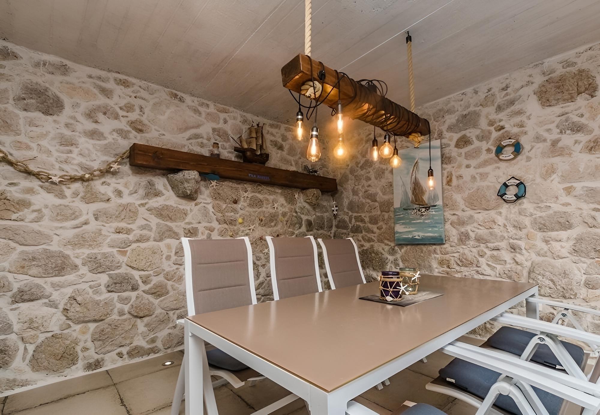 House (Leonarda - luxury stone house - H(6+1) photo 1