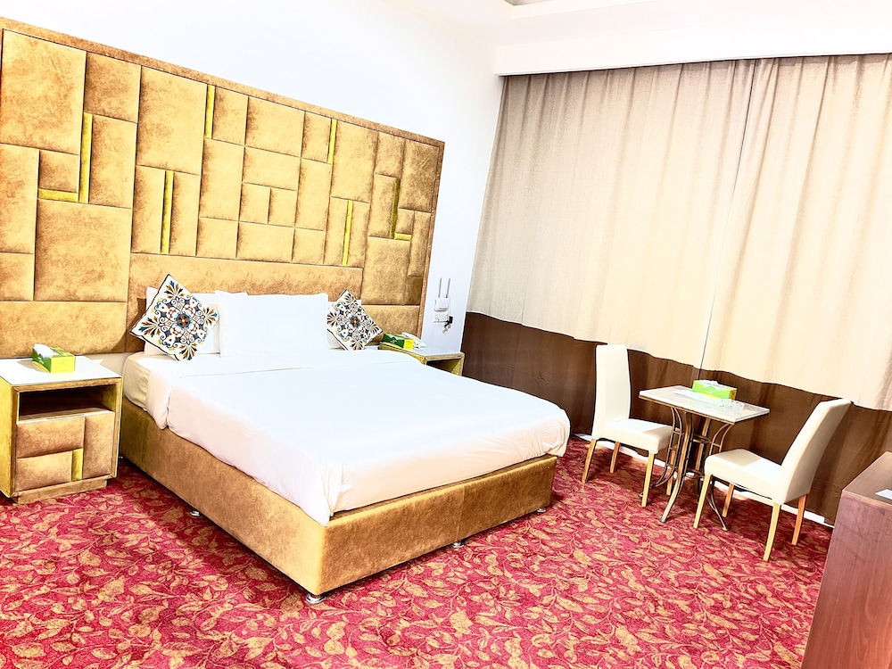 Standard Room, Multiple Beds photo 2