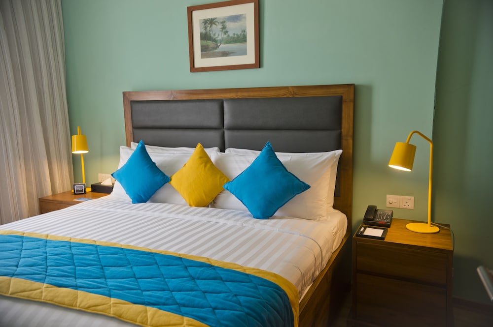Super Deluxe Suite Partial Sea View photo 2