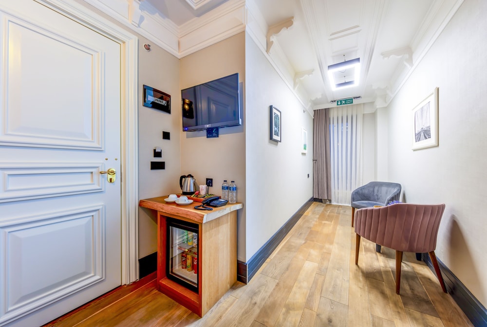 Basic Double Room photo 2