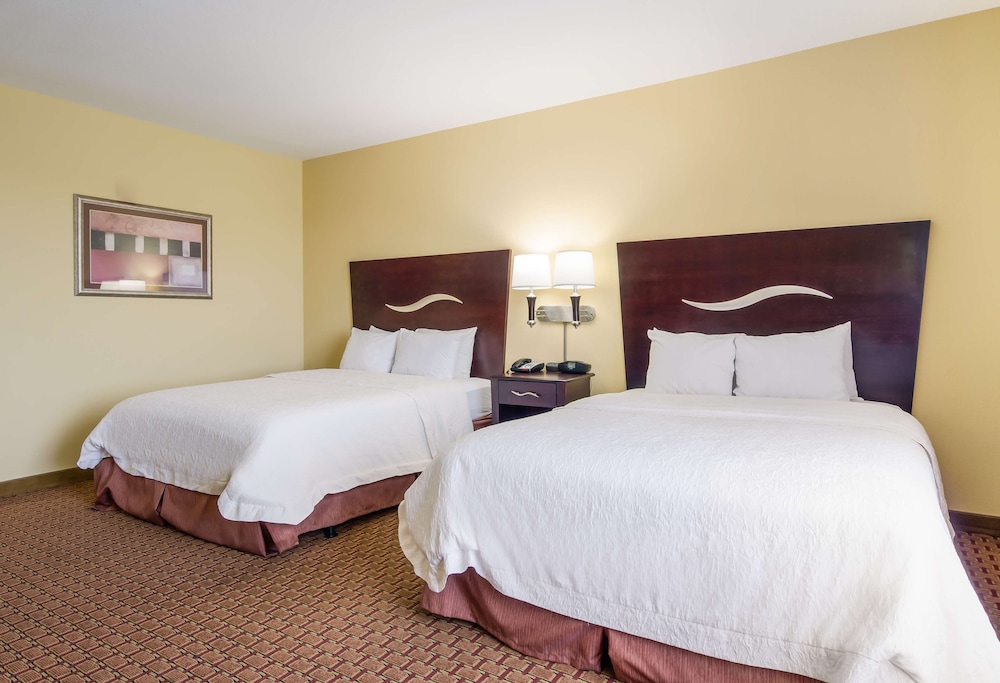 Room, 2 Queen Beds, Accessible, Non Smoking - Photo 3