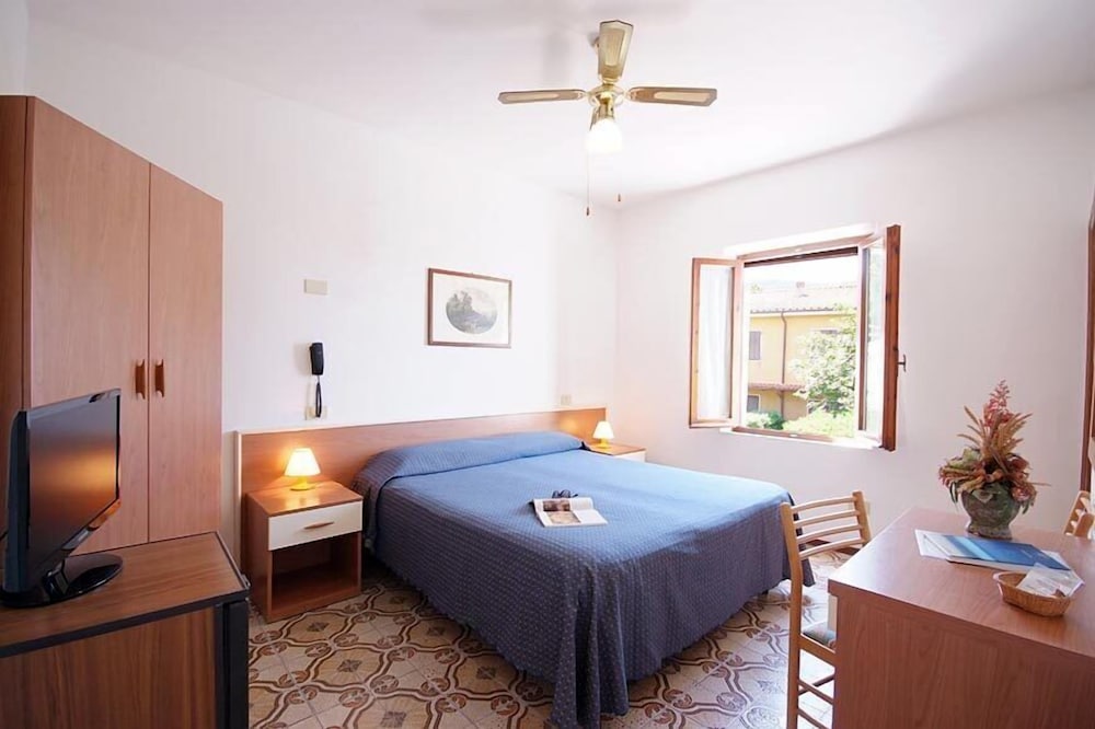Double or Twin Room photo 1