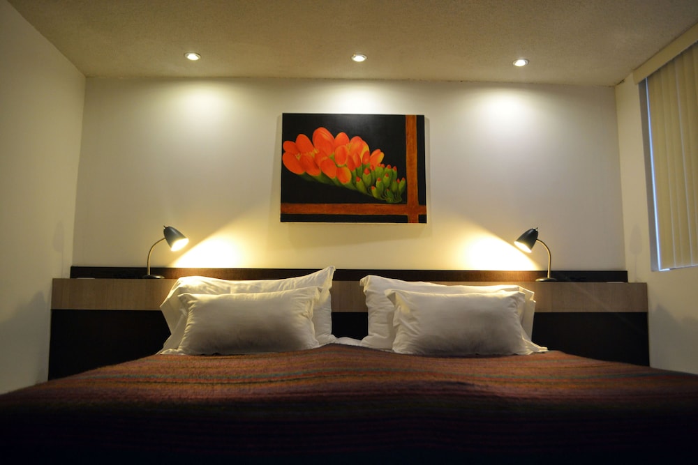 Superior Room, 1 King Bed, Garden View photo 3