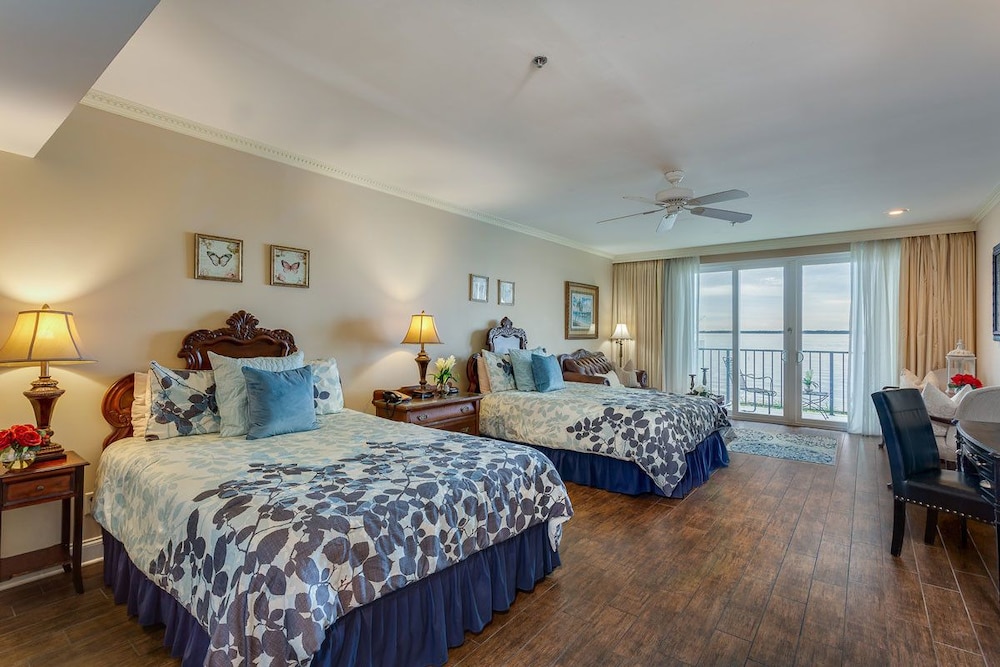 Room, 2 Queen Beds (River Suite 101)