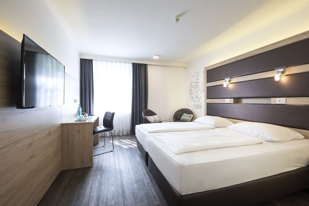 Economy Double Room photo 1