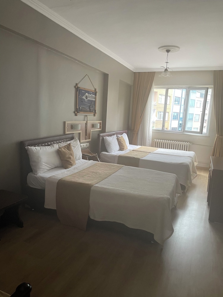 Family Quadruple Room photo 2