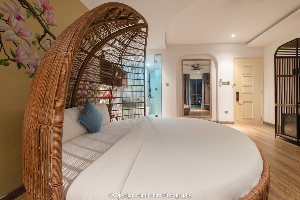 Honeymoon Room - Photo 8