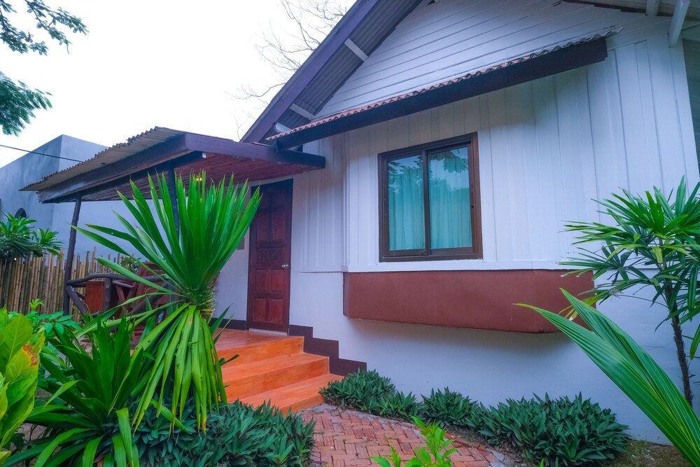 Deluxe Bungalow - Photo 3