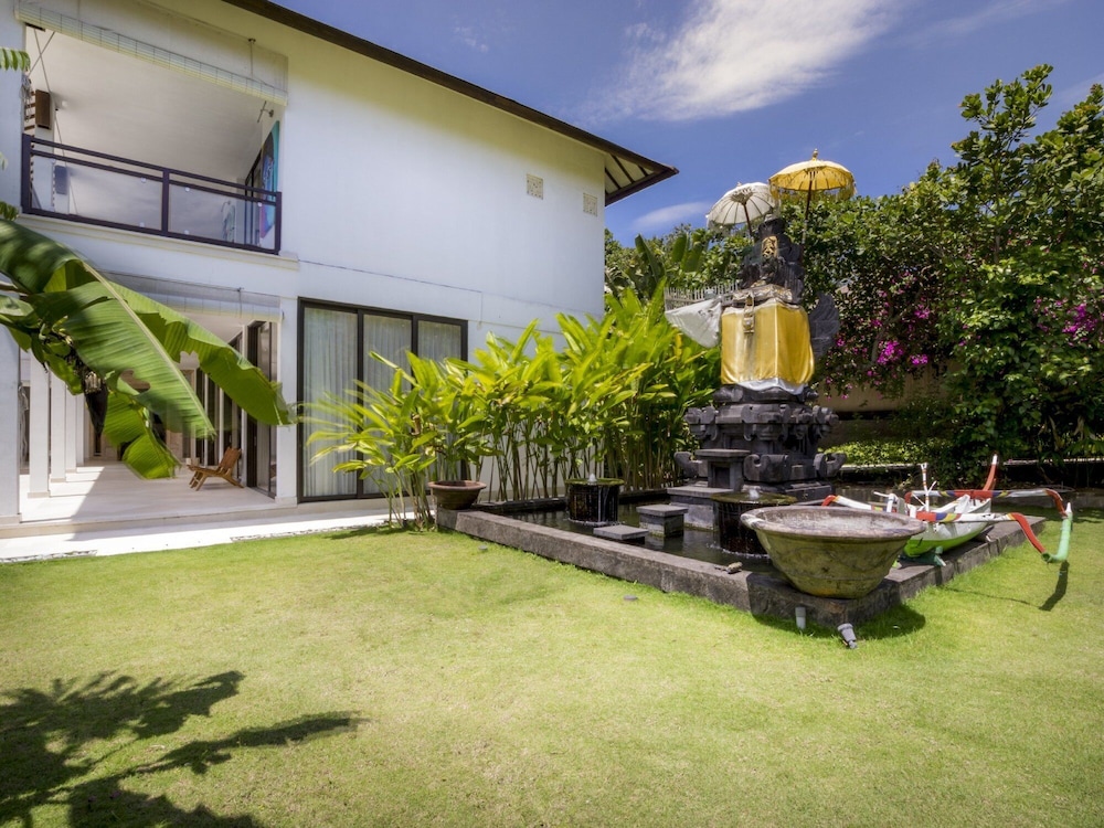 Villa, Smoking photo 3