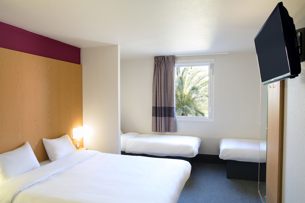 Quadruple Room, Accessible, Non Smoking photo 3