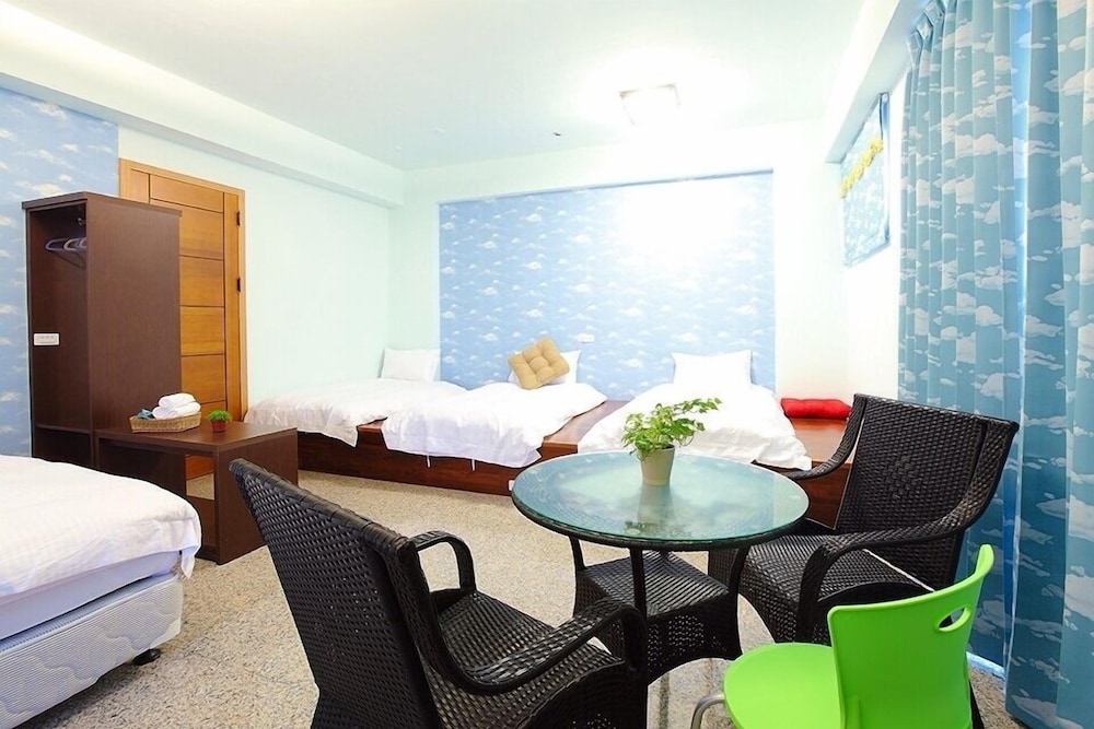Family Room photo 3