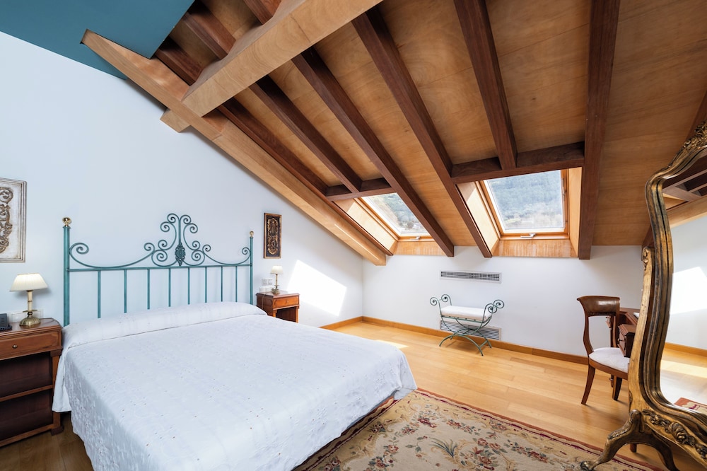 Double or Twin Room, Mountain View
