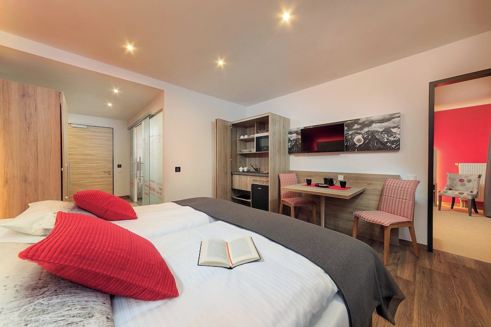 Family Room, Accessible, Balcony (3 Beds)