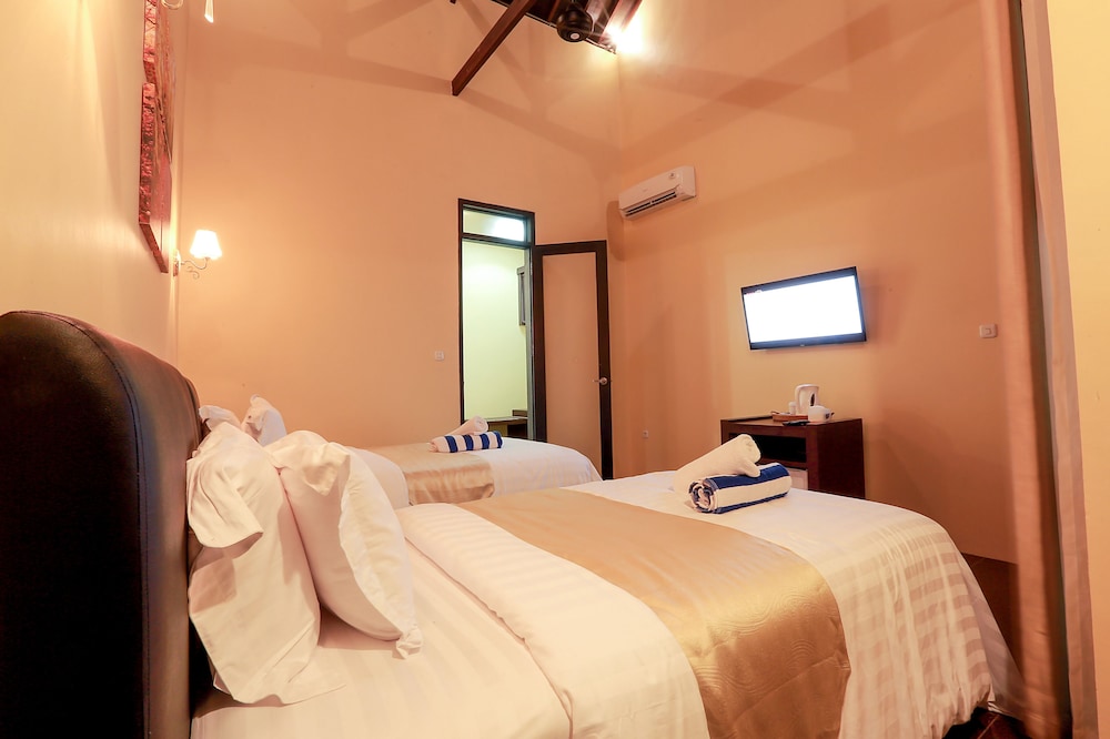 Deluxe Villa, 2 Bedrooms, Pool View, Poolside photo 3
