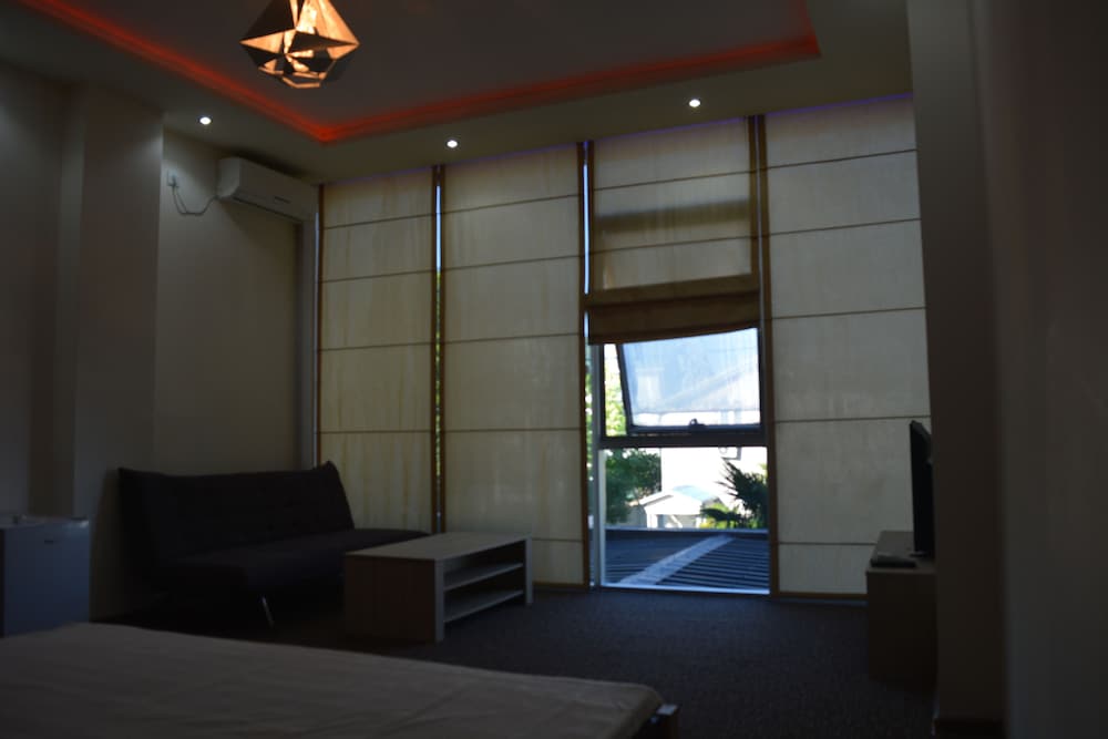 Standard Double Room (5,8,9)
