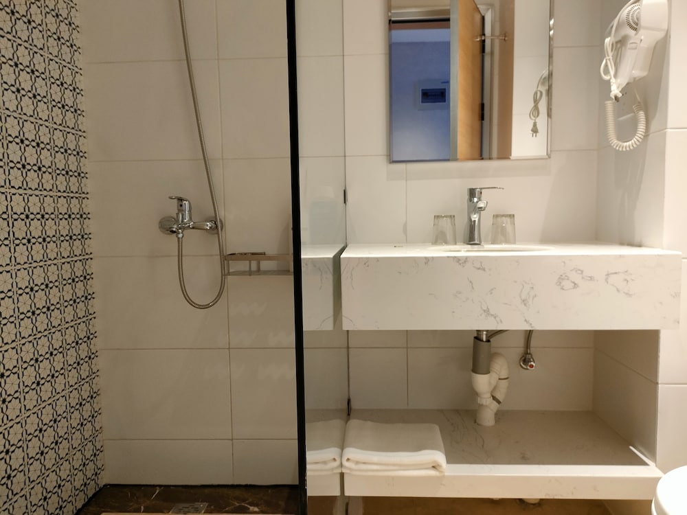 Deluxe Twin Room with Mountain view photo 2