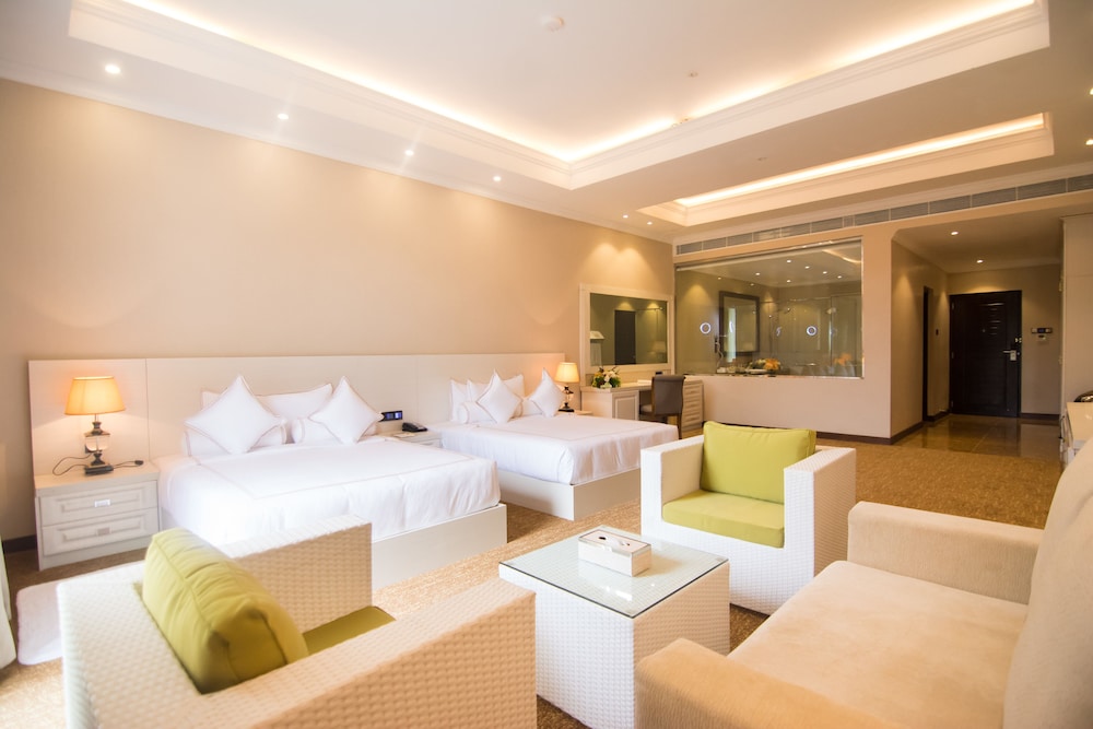 Junior Suite, 2 Queen Beds, Hot Tub