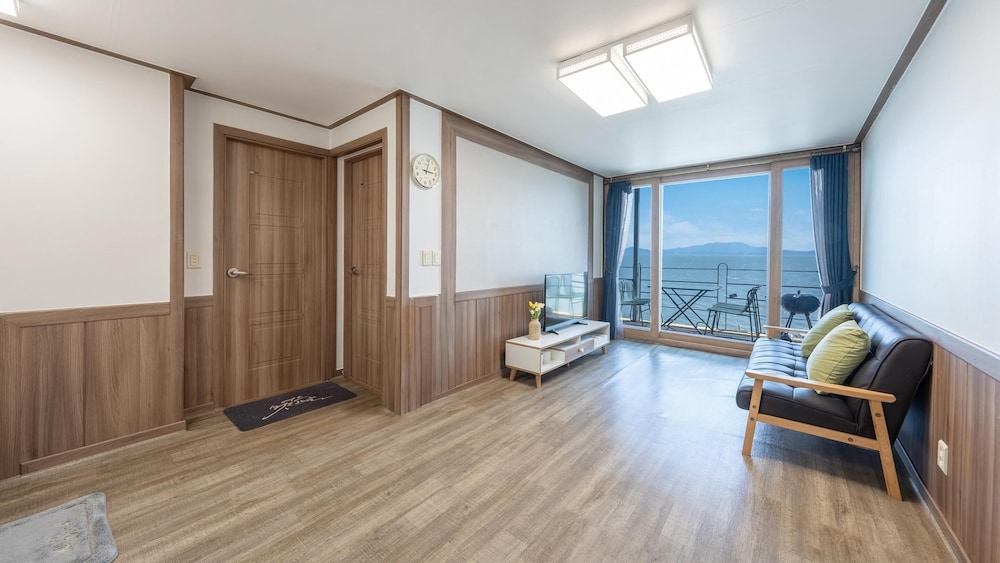 Basic Room, 1 Bedroom (Room 201)